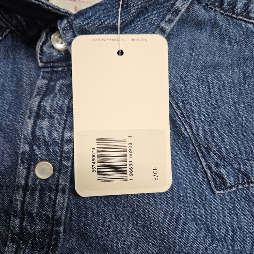 Levis Denim Shirt Womens Small Blue Western Pearl Snap Standard Fit NWT - Picture 5 of 11